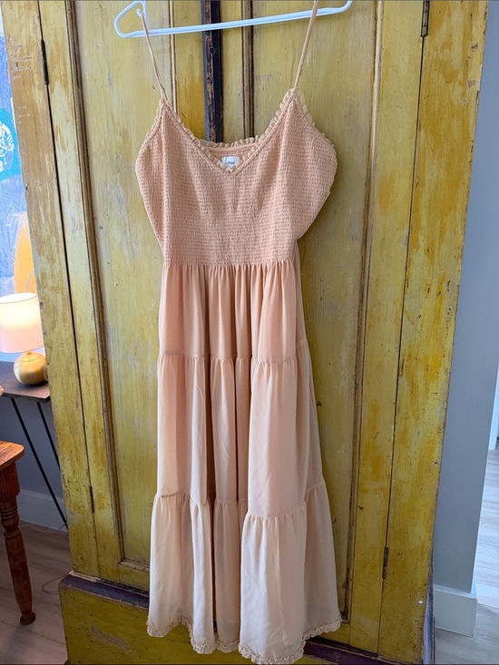 Aritzia Dresses & Skirts - Wilfred Peach Tiered Tuberose Dress